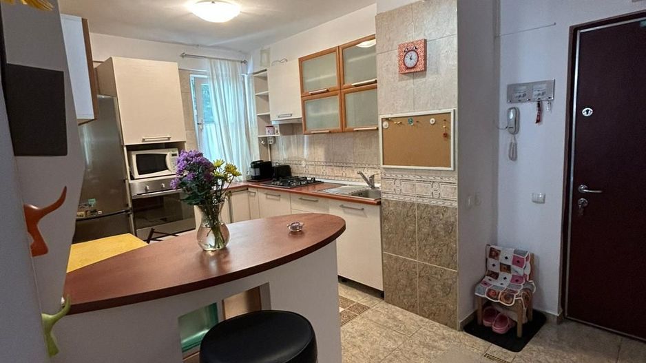 De inchiriat apartament de 3 camere in Titan, la 3 minute de metrou si parc IOR - Poză 9