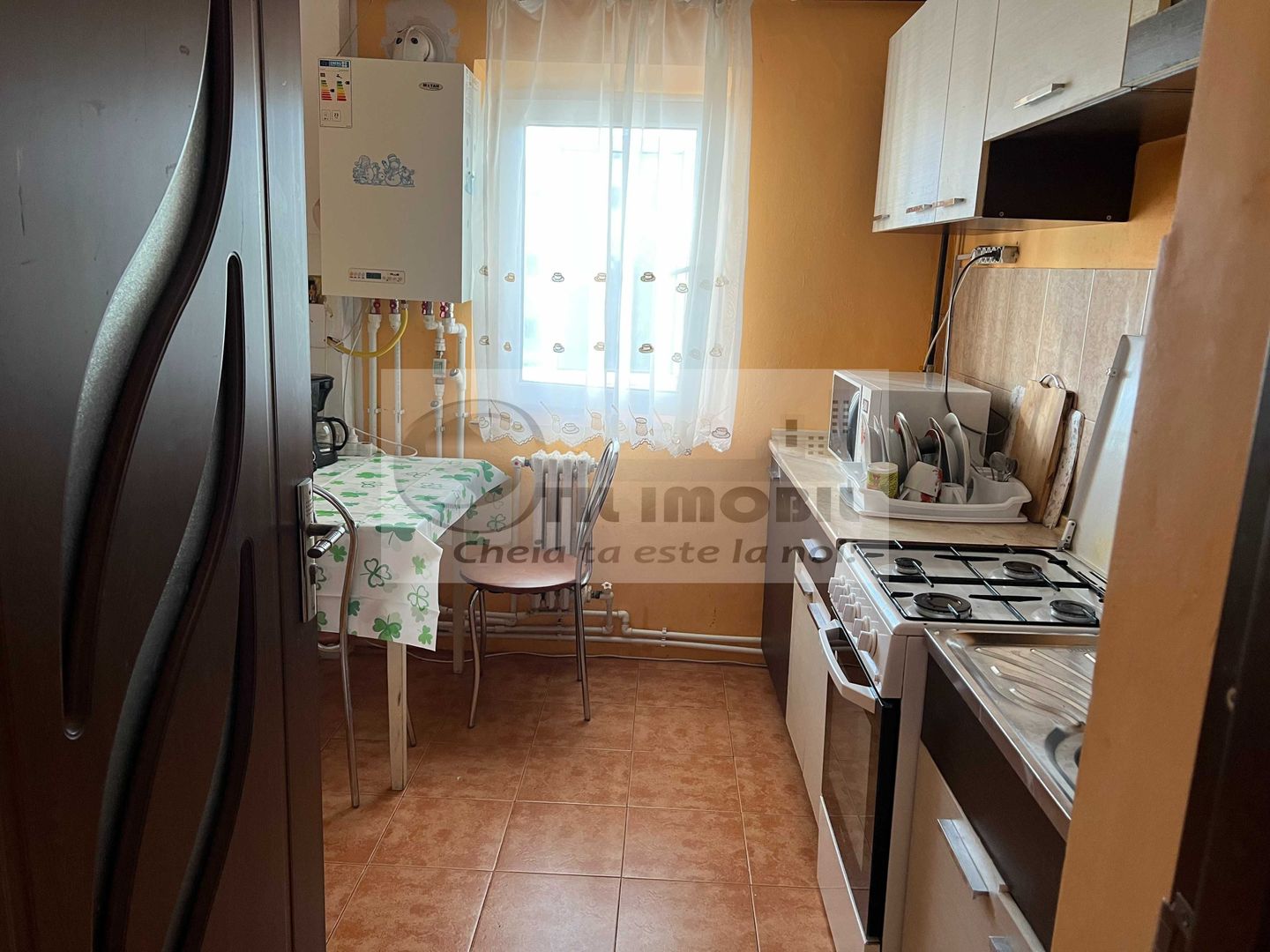 Inchiriez apartament 2 camere Nicolina 1 - Poză 6