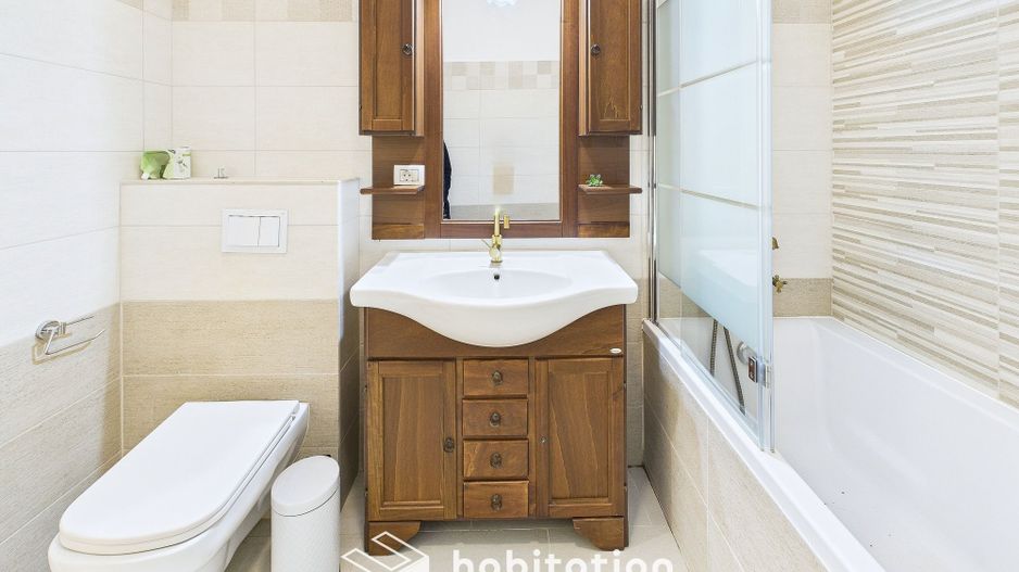 Apartament spațios cu curte și garaj – confortul unei case moderne - Poză 23