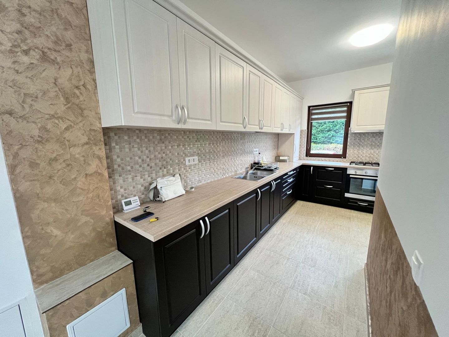 Casa cu 7 camere | 3 balcoane | Garaj | 220 mp + 80 mp curte | Cartier Panorama - Poză 8