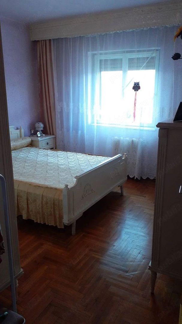 Vând apartament cu doua camere - Poză 1