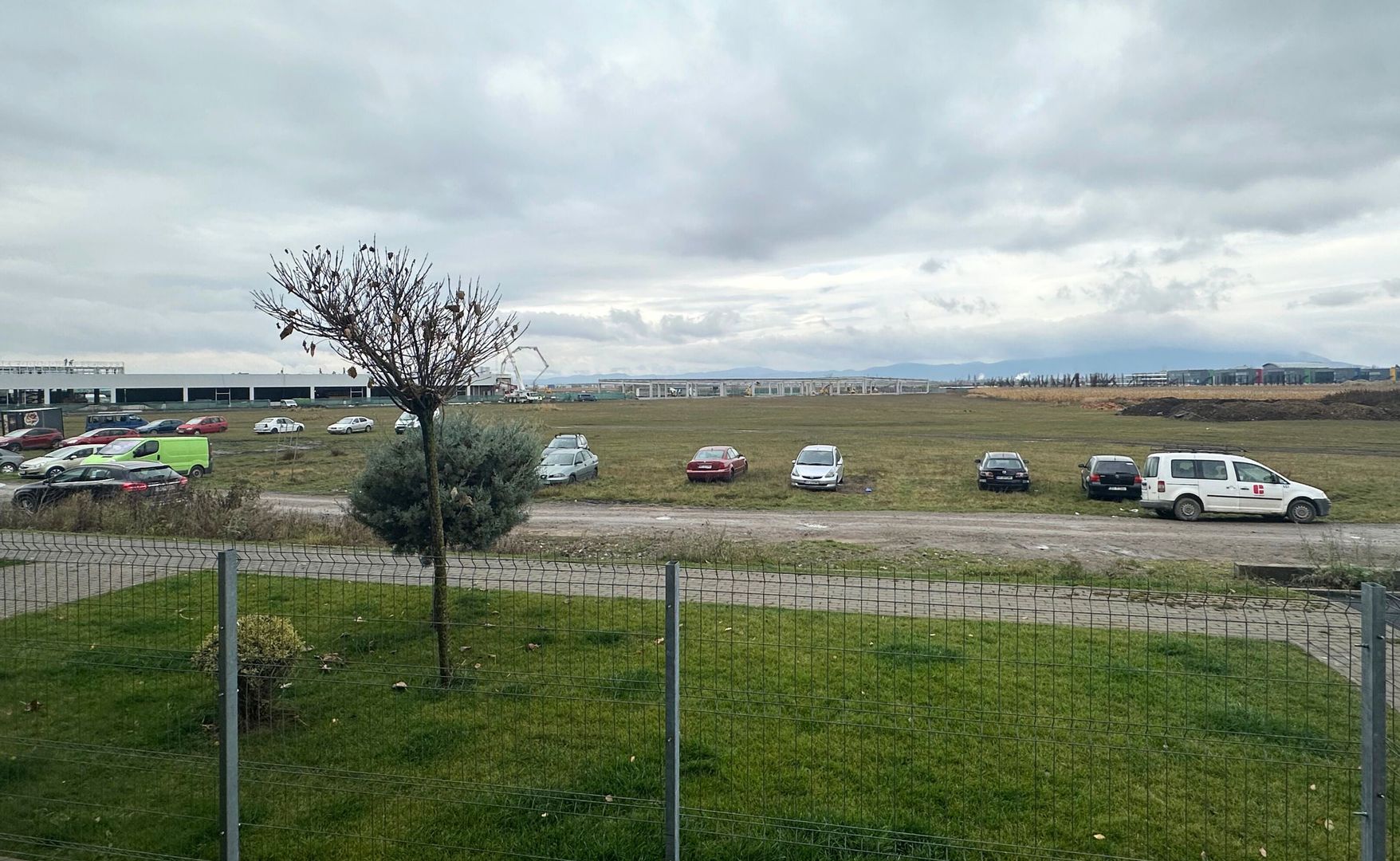 Apartament 2,5 camere chic cu grădină balcon vitrat și mobilier premium - Poză 16