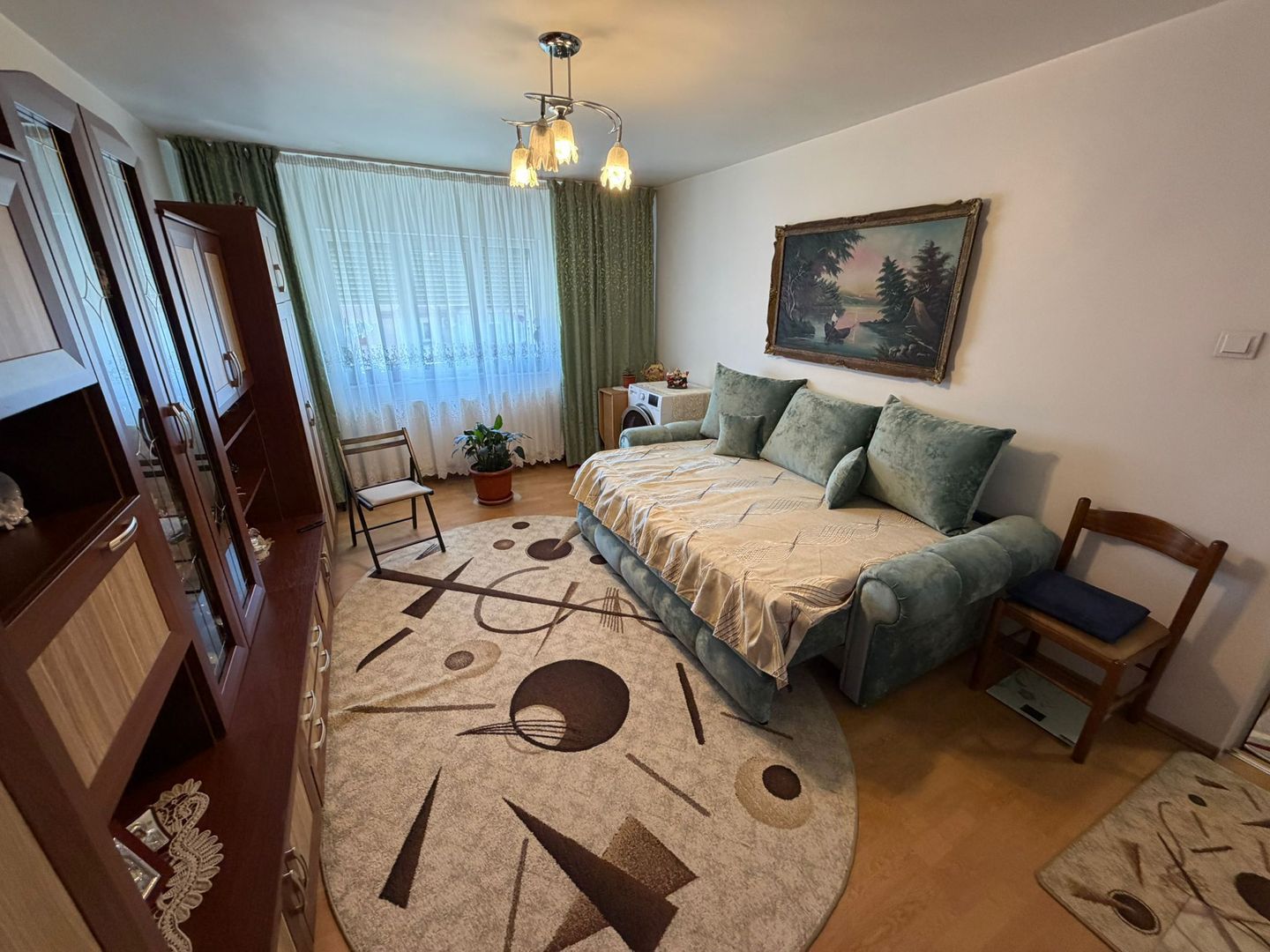 Apartament 2 camere, decomandat - zona Cetate - Poză 2