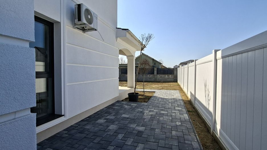 Duplex spatios cu garaj si pereti dublii - Poză 24