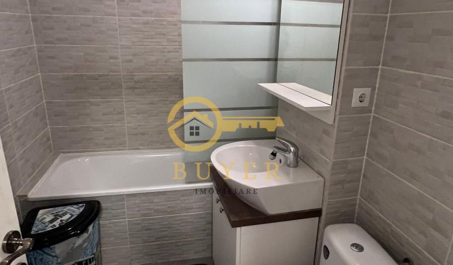 Garsoniera pe Pictor Brana, Selimbar- Etaj 1, loc de parcare privat - Poză 4