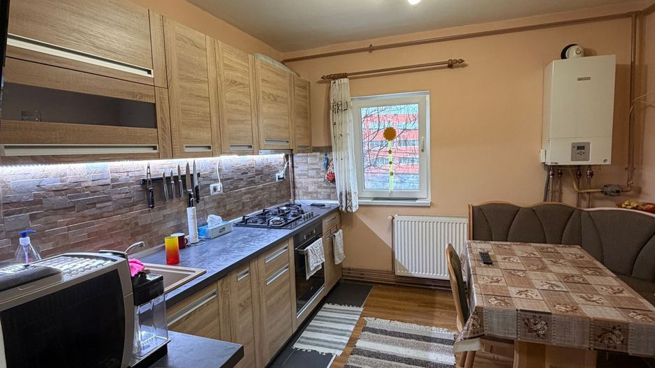 Calea Buziasului | 3 Camere | Etaj 1 | Centrala proprie | - Poză 6