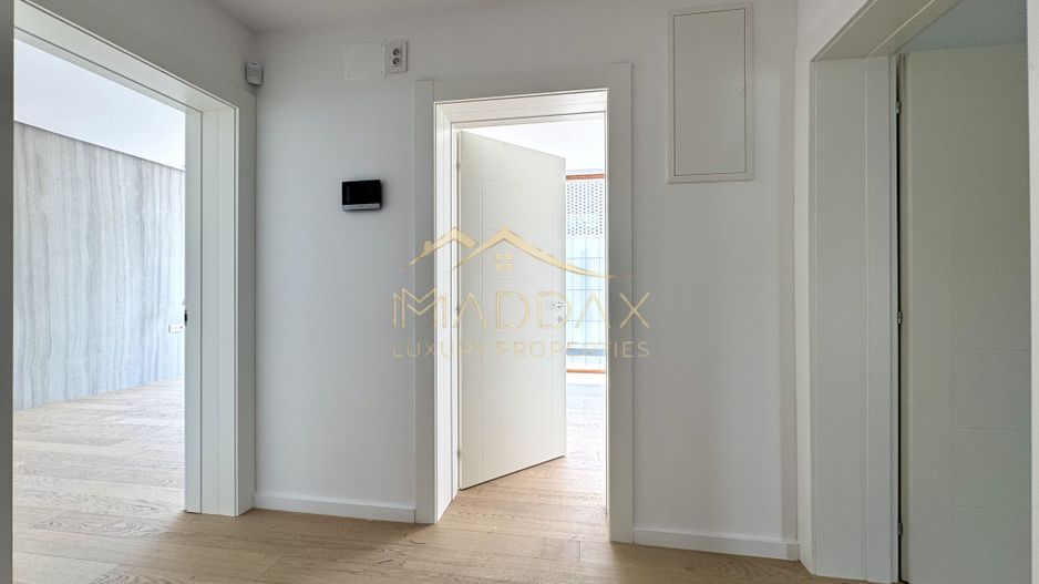 Vila cu 6 camere *575mp* / 2 locuri parcare // Pipera- Iancu Nicolae - Poză 22