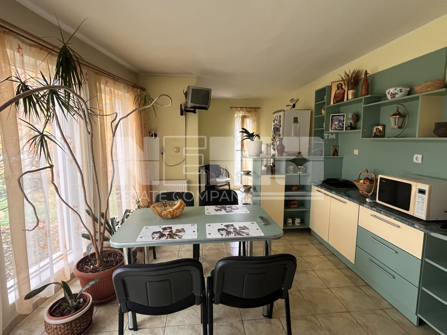 Casă/Vila + Teren 13 Ari de Vânzare |Lisaura/Suceava I 260.000Euro - Poză 9