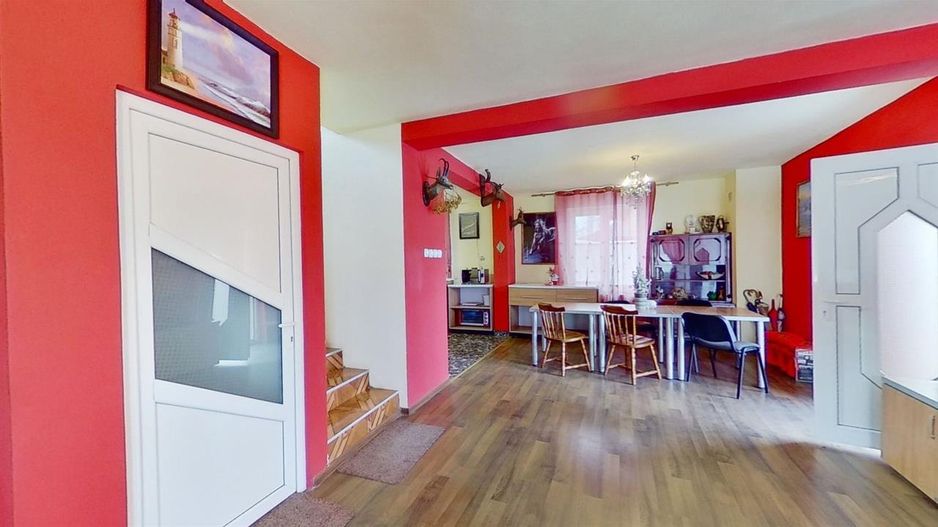 Proprietate pe 2 niveluri, curte individuala si garaj, cartier linistit, Rasnov. - Poză 6