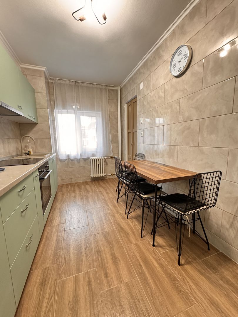 Apartament 3 camere, zonă centrală Oradea - Poză 9