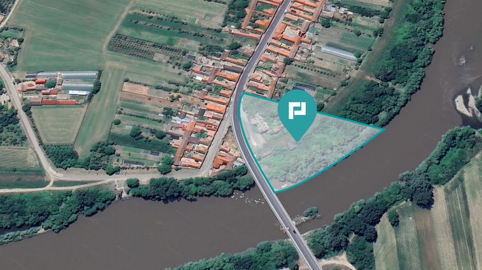 Pensiune cu teren 6464 mp in Geoagiu pe Raul Mureș - Poză 3