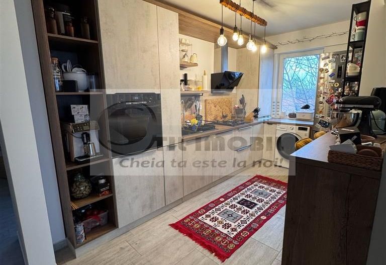 Apartament 2 cam dec loc parcare + boxa Complex Zorilor 185000 euro - Poză 2