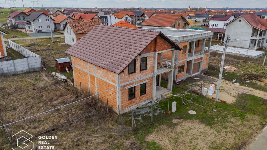 Casa  P+M  in  Fantanele,  ideală pentru personalizare - Poză 1