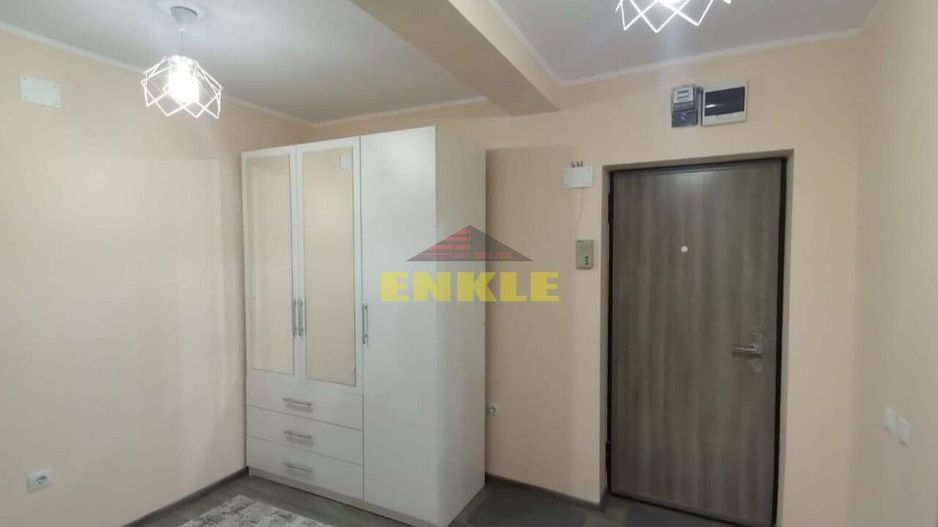 De închiriat apartament cu 3 camere - Poză 3