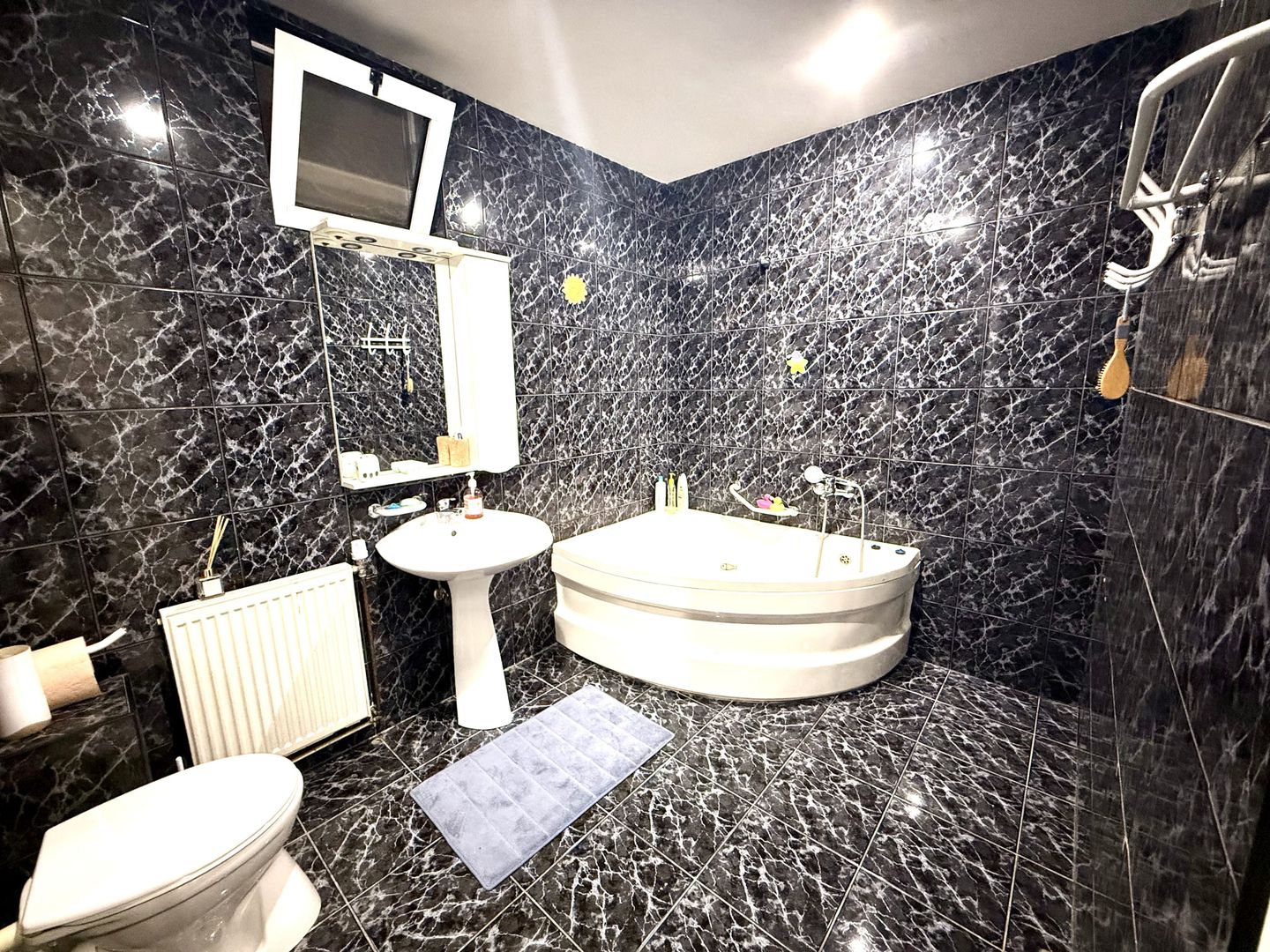 Vila în stil American - Total independentă energetic, garaj + terasă! - Poză 21