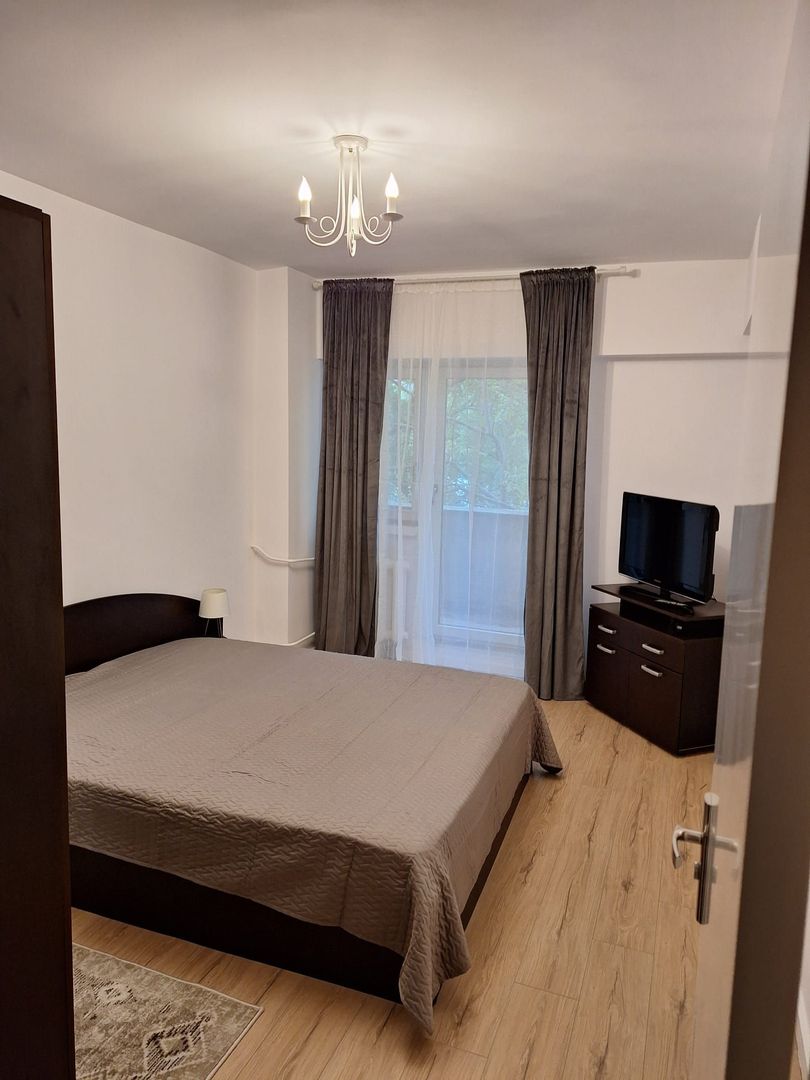 Apartament cu 2 camere , zona piata centrala - Poză 2