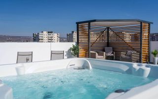 Apartament exclusivist cu terasă de 150 mp și jacuzzi încălzit - Poză 14