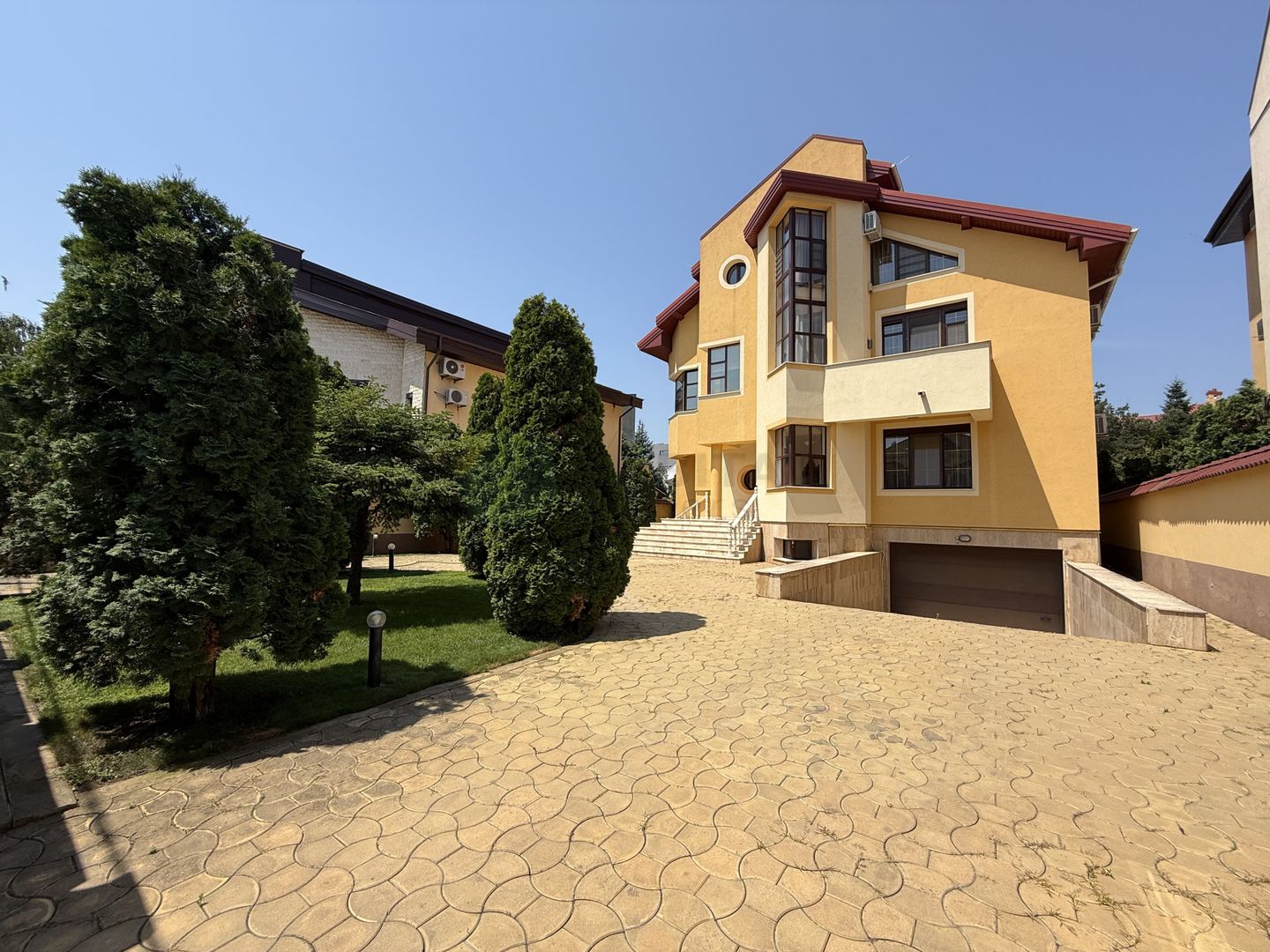 Vila 9 camere cu piscina si teren de 1.000 mp - Poză 36