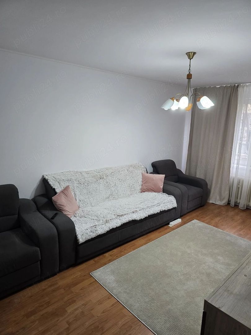 Apartamete 3 camere, decomandat, 2 bai. Zona Panselelor. - Poză 2