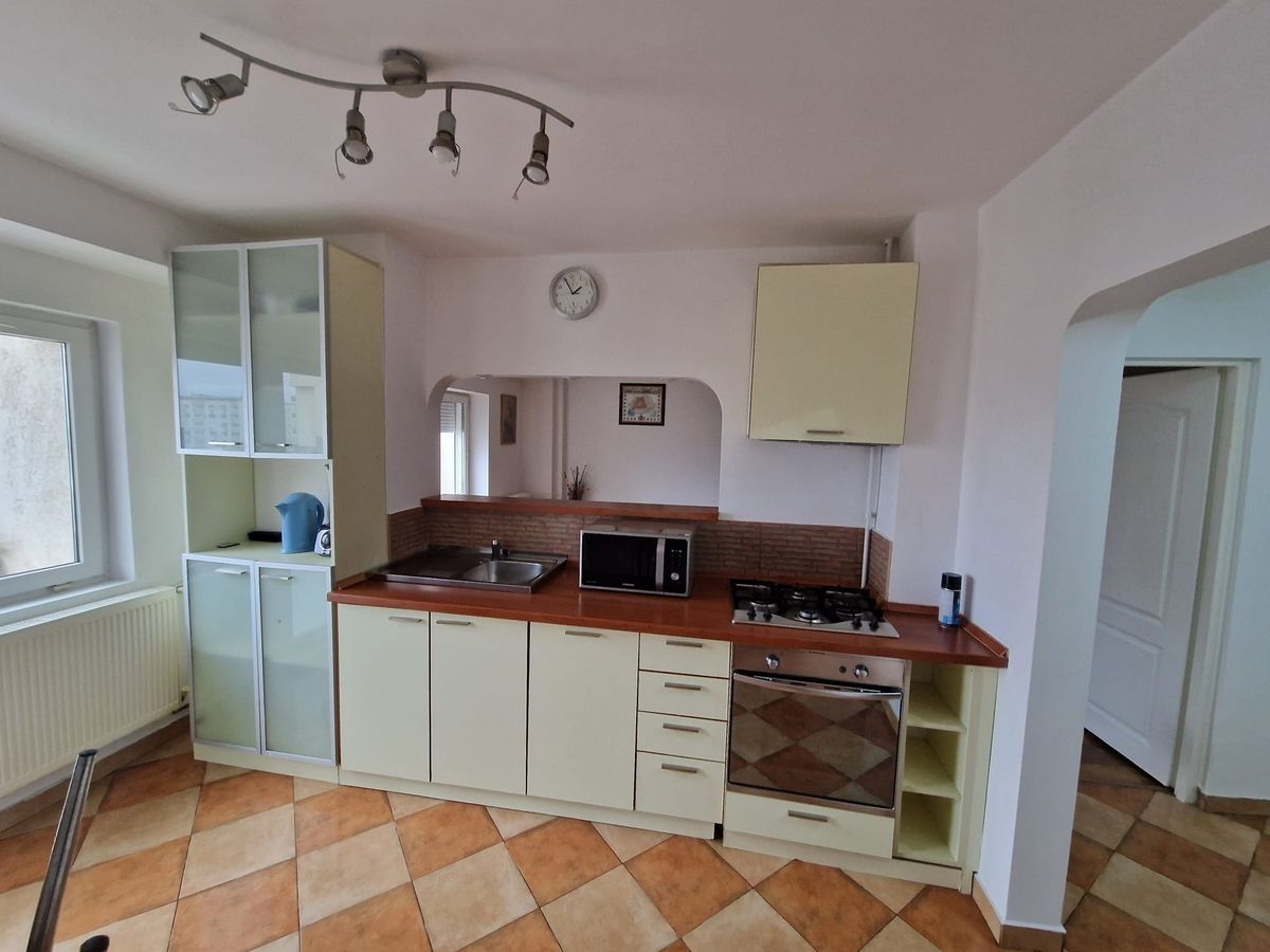 Închiriez apartament 2 camere, Piața Alba Iulia, parțial mobilat - Poză 6