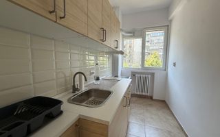 De inchiriat apartament 2 camere vedere Bd Magheru recent renovat - Poză 8