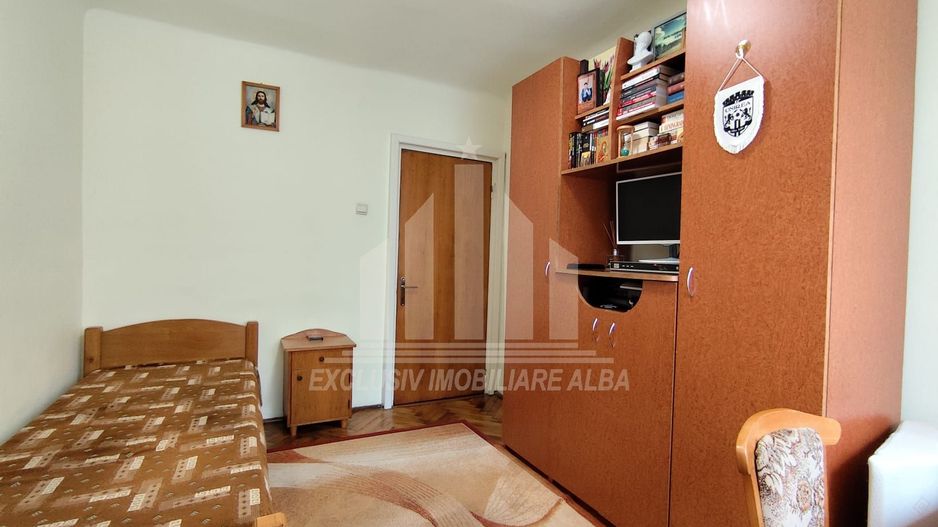 Apartament cu 4 camere decomandate, Cetate - Poză 4