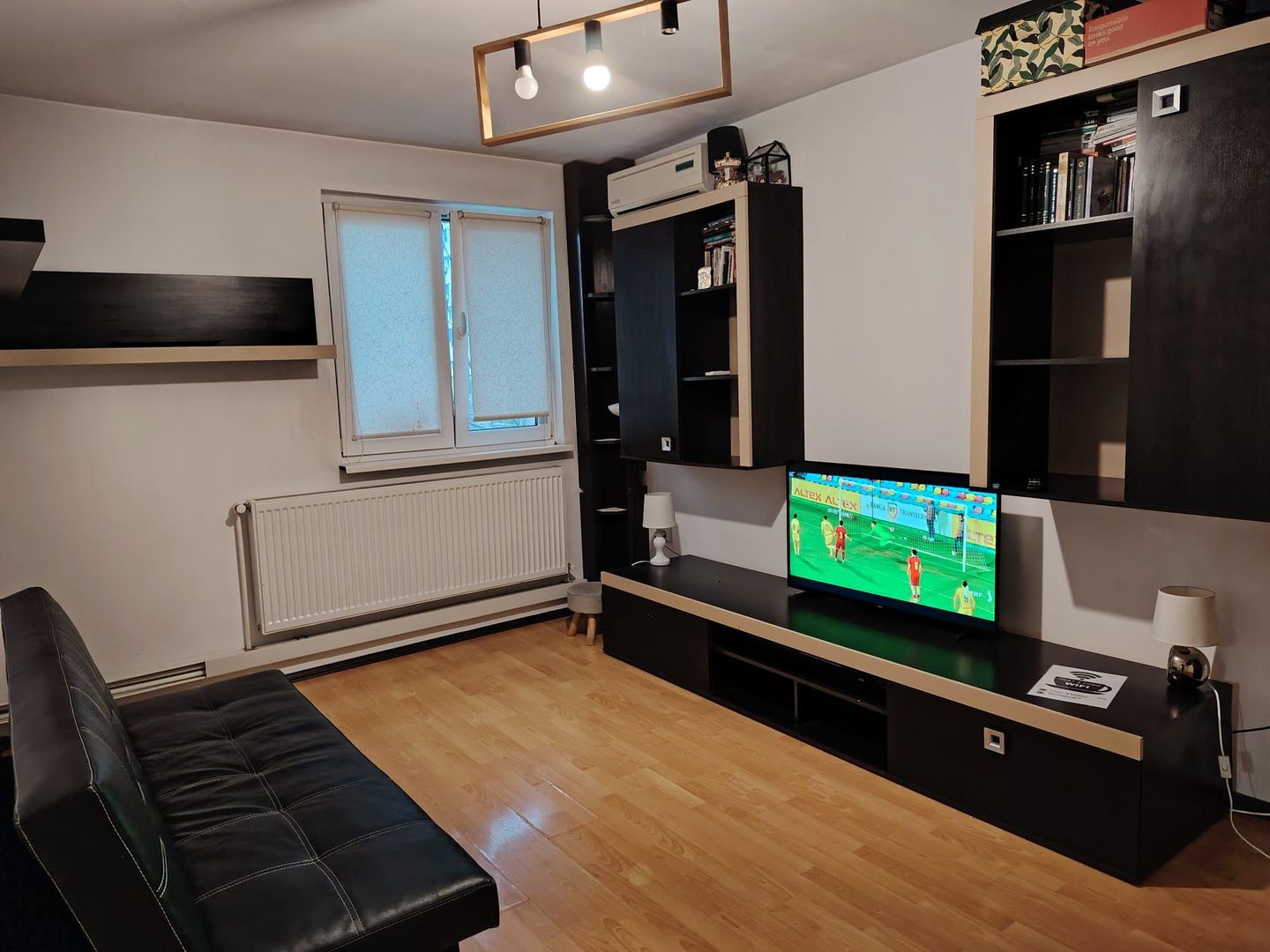 Inchiriez apartament 2 camere Micro21. - Poză 1