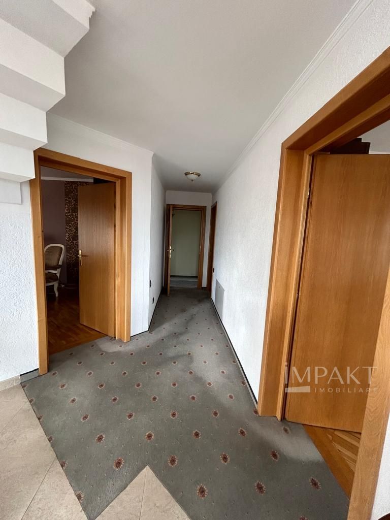 Vila individuala de lux de inchiriat, in cartier Gruia aproape de Cetatuie! - Poză 24