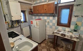 Casă de vânzare cu posibiliate de renovare/dezvoltare - Poză 9