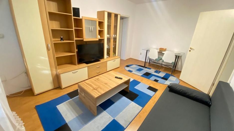 3 camere confort 1 etaj 3 zona Medicina CENTRALA PROPRIE - Poză 2