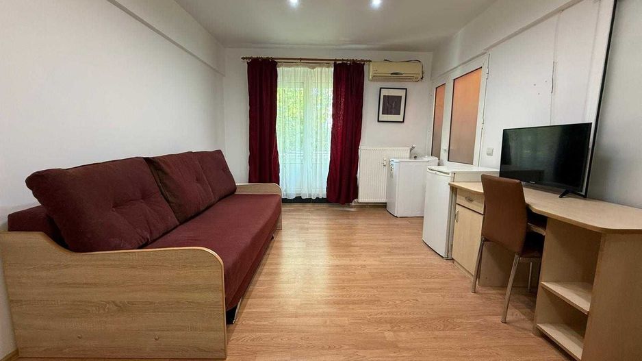 🔑 Vanzare garsonieră – Bulevardul Basarabia (Vis-a-vis de Arena Națională) - Poză 1