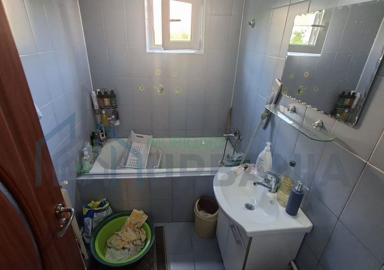 Apartament cu 3 camere, semidecomandat, zona Dacia, Iași - Poză 7
