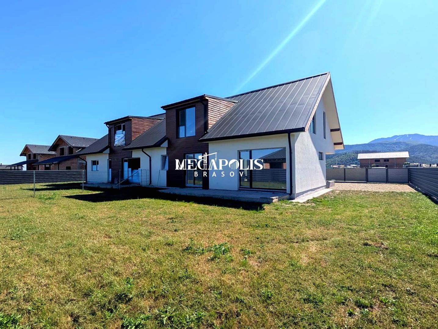 Duplex de vânzare în Cristian - Poză 3