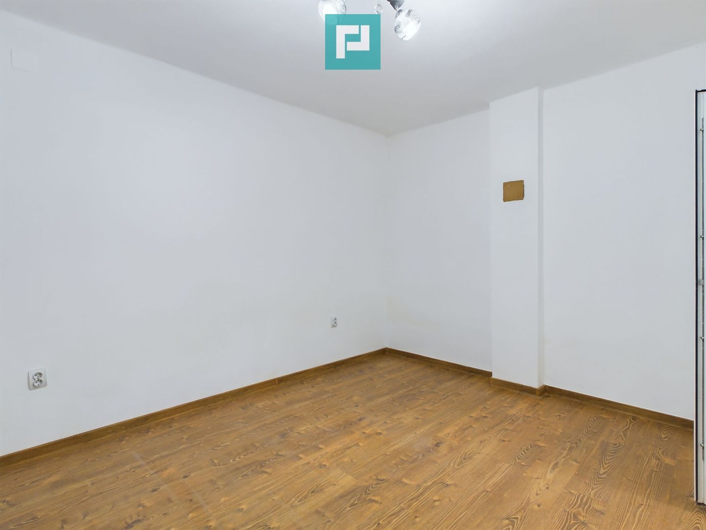 Casă tip duplex cu teren generos în Dezna - Poză 7