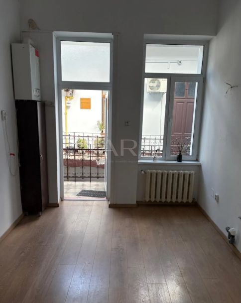 Apartament Versatil în Centru – Ideal Locuință sau Business - Poză 3