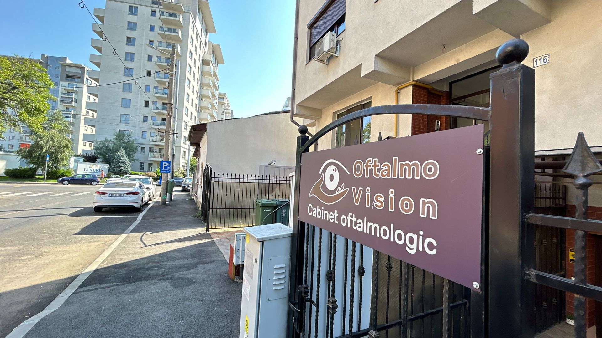 PARTER ÎNALT în imobil mic- perfect pentru orice ACTIVITATE PROFESIONALA - Poză 23