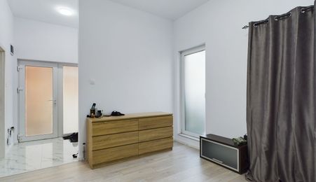 Apartament cu 8 locuri de parcare in Giroc