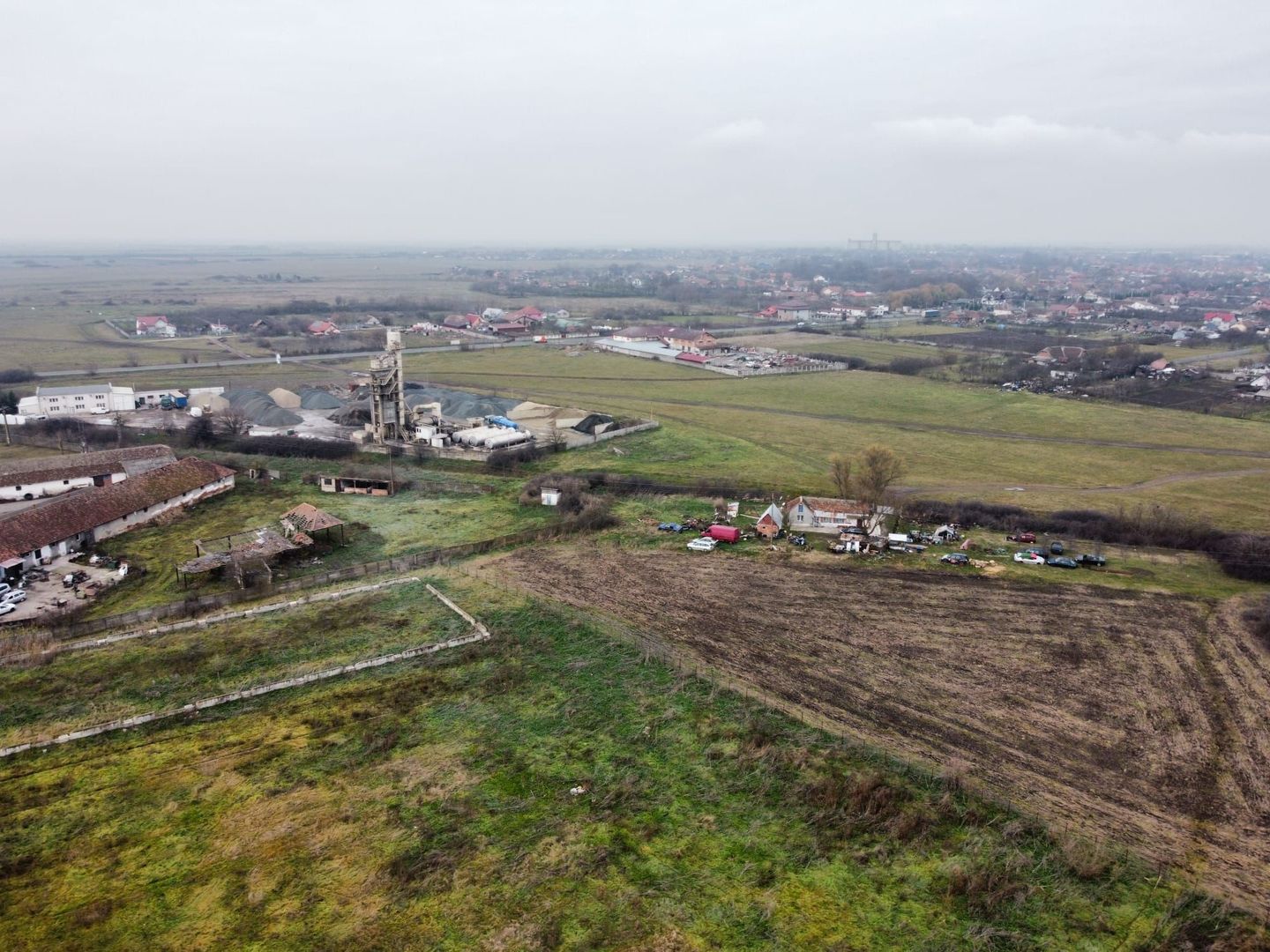 Casa cu teren de 14340 mp în Jebel/Pretabila pentru afacere - Poză 8