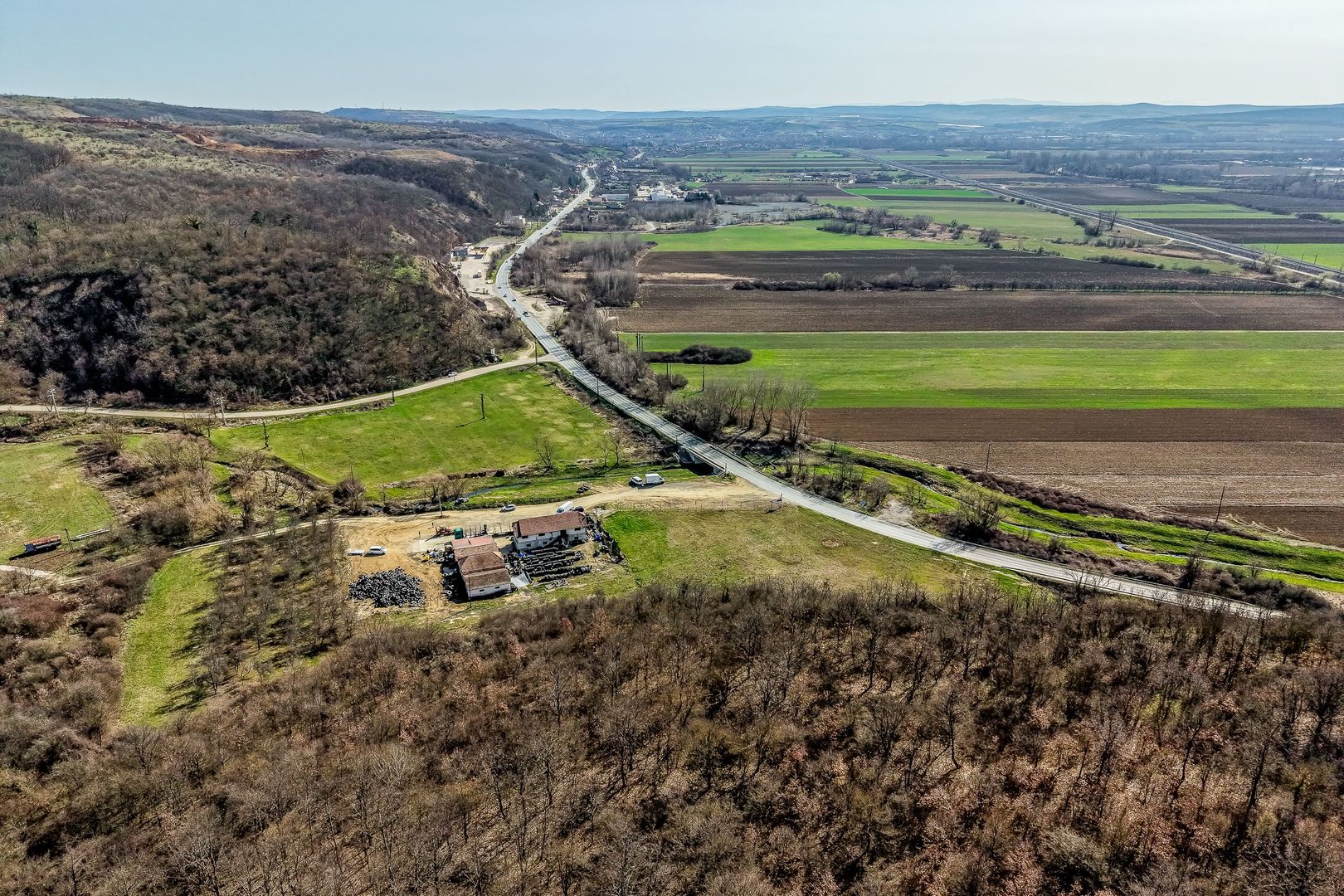 1,2 ha teren comercial/industrial cu hale in Baratca Paulis Arad - Poză 4