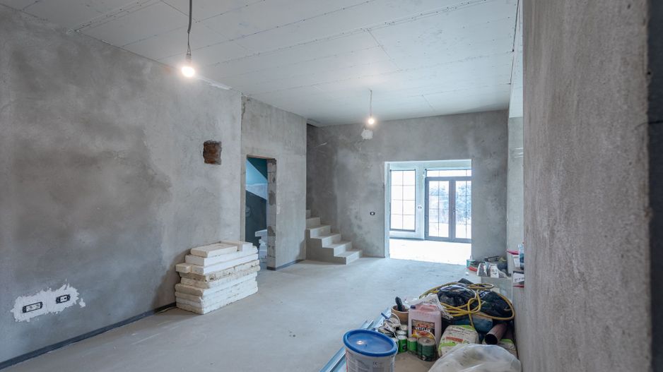 Casă / Vilă semifinisată cu destinații multiple zona centrală - Poză 10