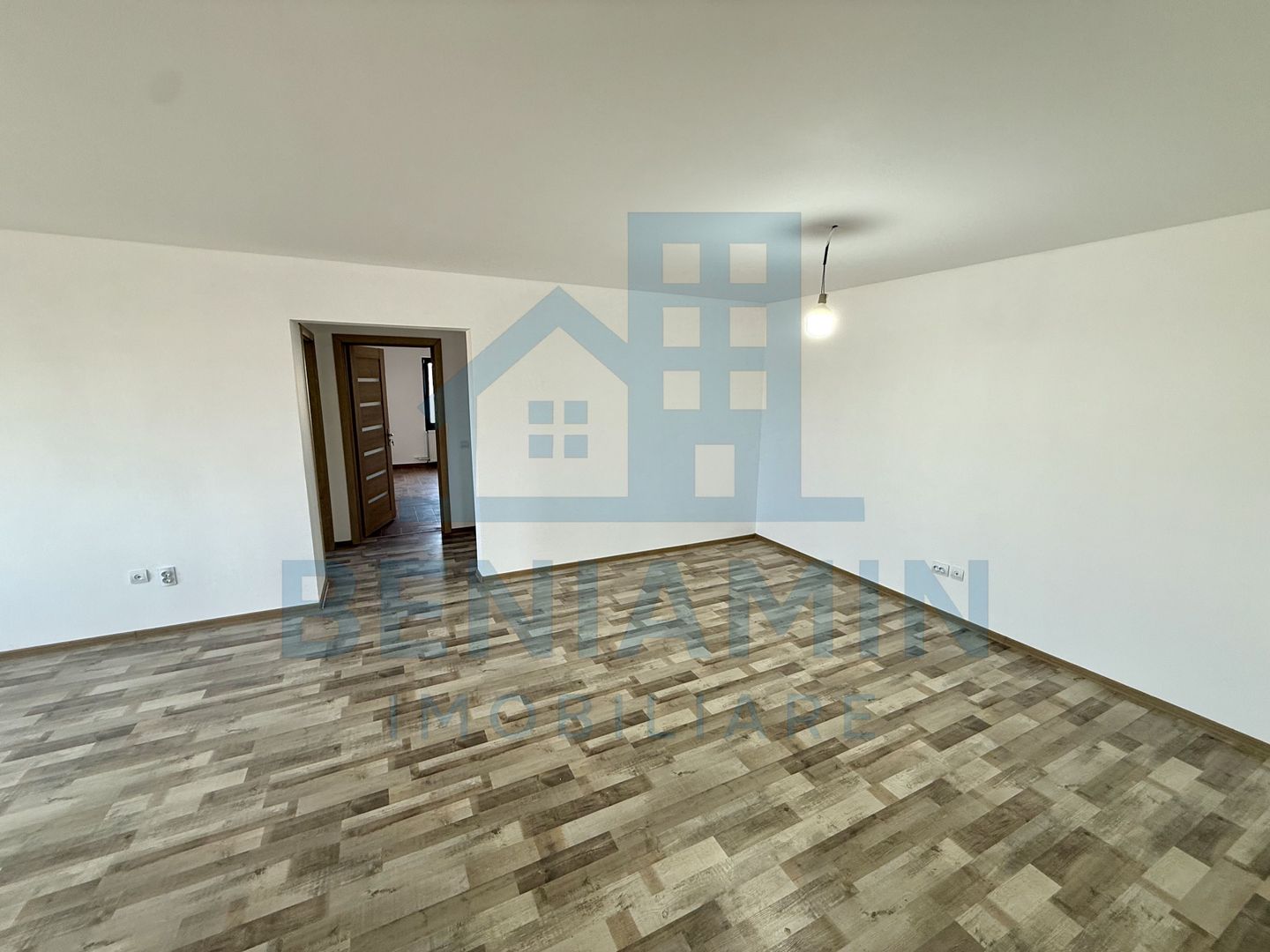 Casa Parter - 440mp teren - toate utilitătile - 2026 - Isalnita - Poză 2