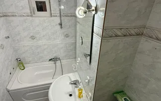Medicina| 2 camere| 2 bai| centrala proprie| apartament spatios-105 mp| - Poză 11