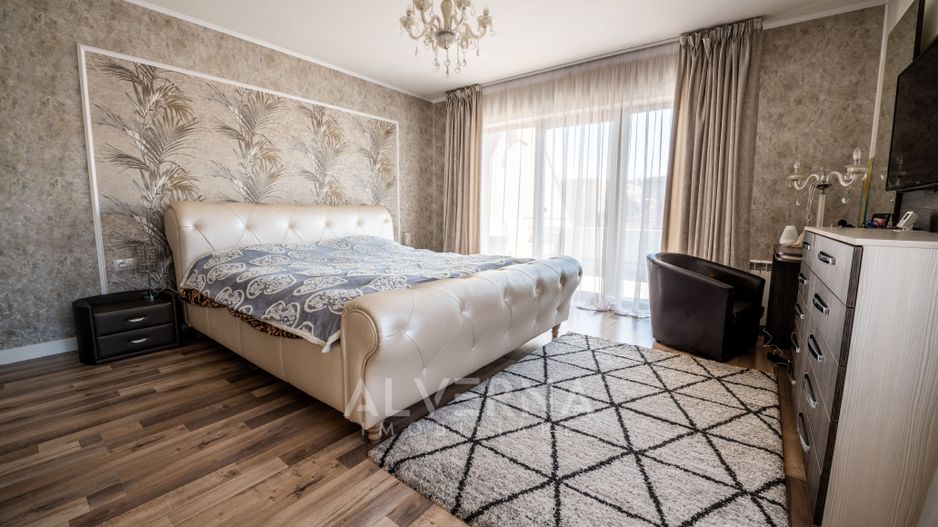 Casa individuala, 219mp, 5 camere, 4 terase, curte, zona Dambul Rotund - Poză 8