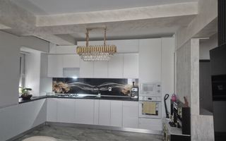 Vanzare apartament 3 camere 70 mp-Weiner Palada+loc de parcare - Poză 1