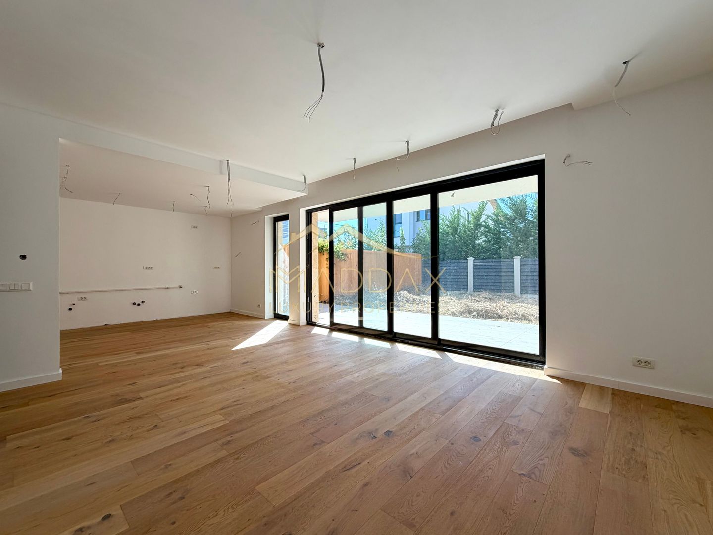 Vila Mediteraneana P+1E // 5 camere / 136 mp utili /garaj / Tunari - Poză 17
