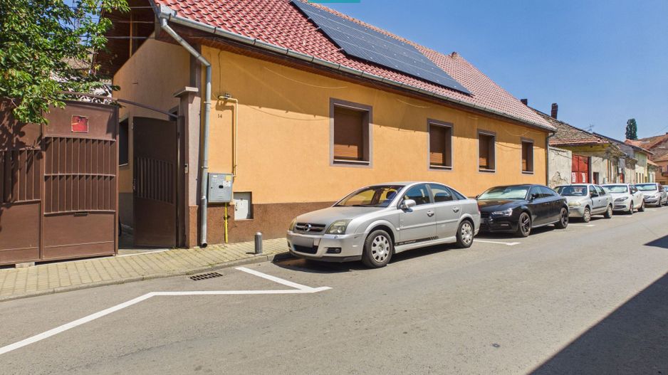 Casă ultracentrală cu 6 camere pentru investiții - Poză 1
