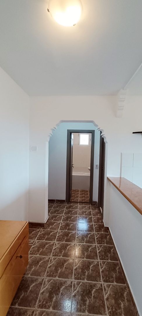 Apartament cu 2 camere decomandate, in cartierul Astra-Mercur - Poză 9