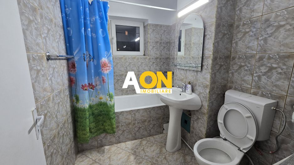 Apartament cu 3 Camere, Etaj 1, Zona Cetate - Poză 2