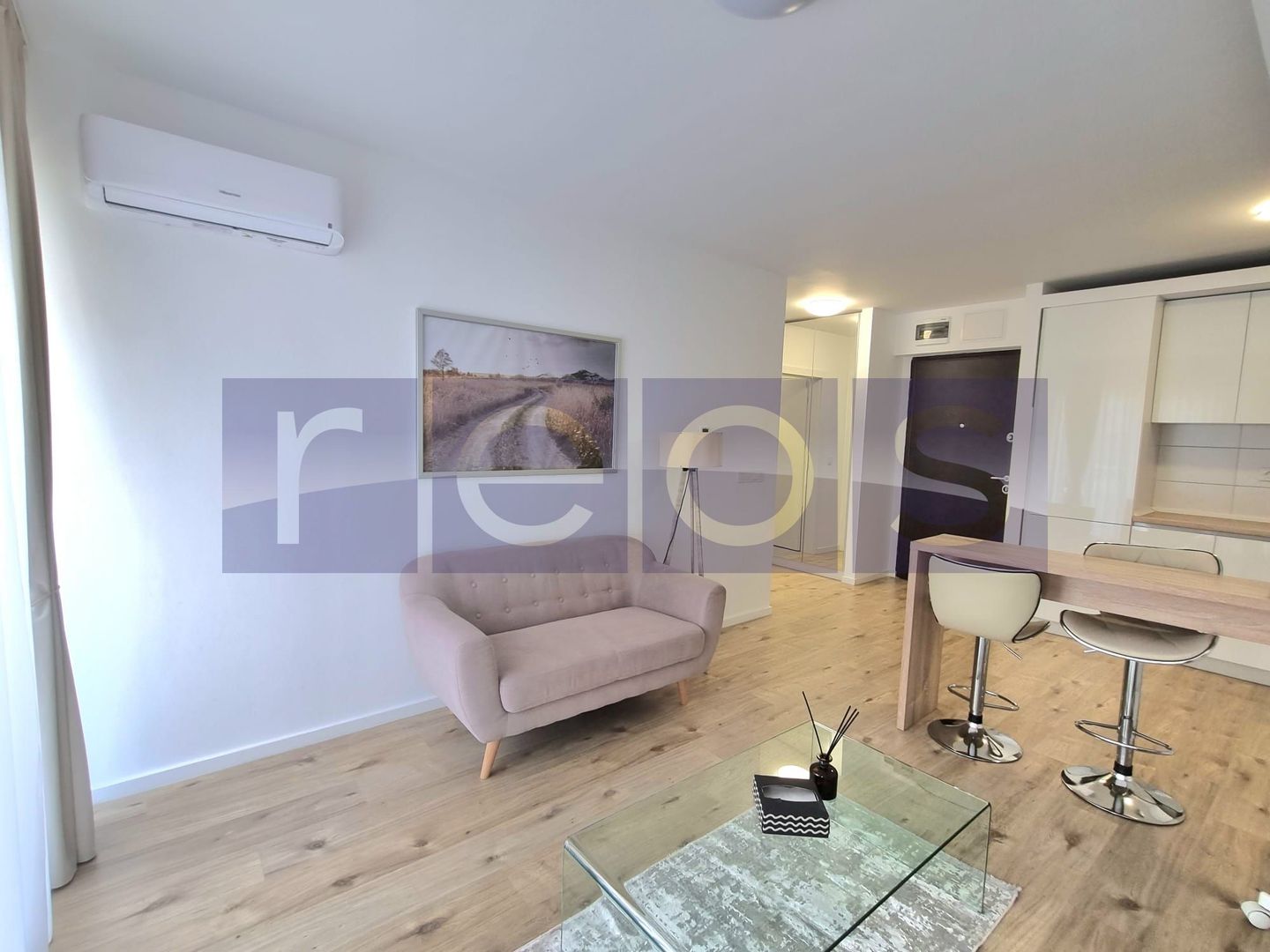 INCHIRIERE APARTAMENT 2 CAMERE | MOBILAT | UTILAT | LOC PARCARE | LUX - Poză 1