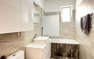 Apartament modern cu 3 camere si terasa | HOTEL IQ | Giroc - Poză 8